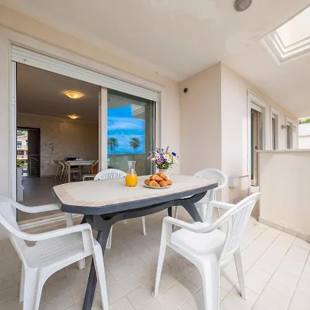 -terrazza Vista Mare- Wifi Ac 8 Posti
